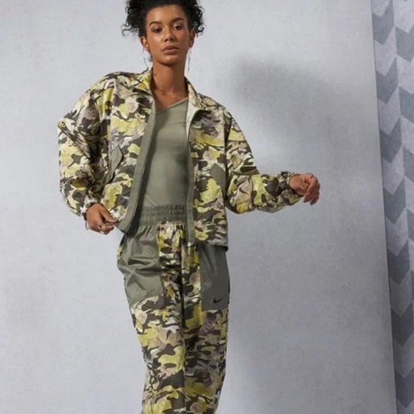 🆕 | ✔️ Nike Woven Pants - Picture 8 of 8